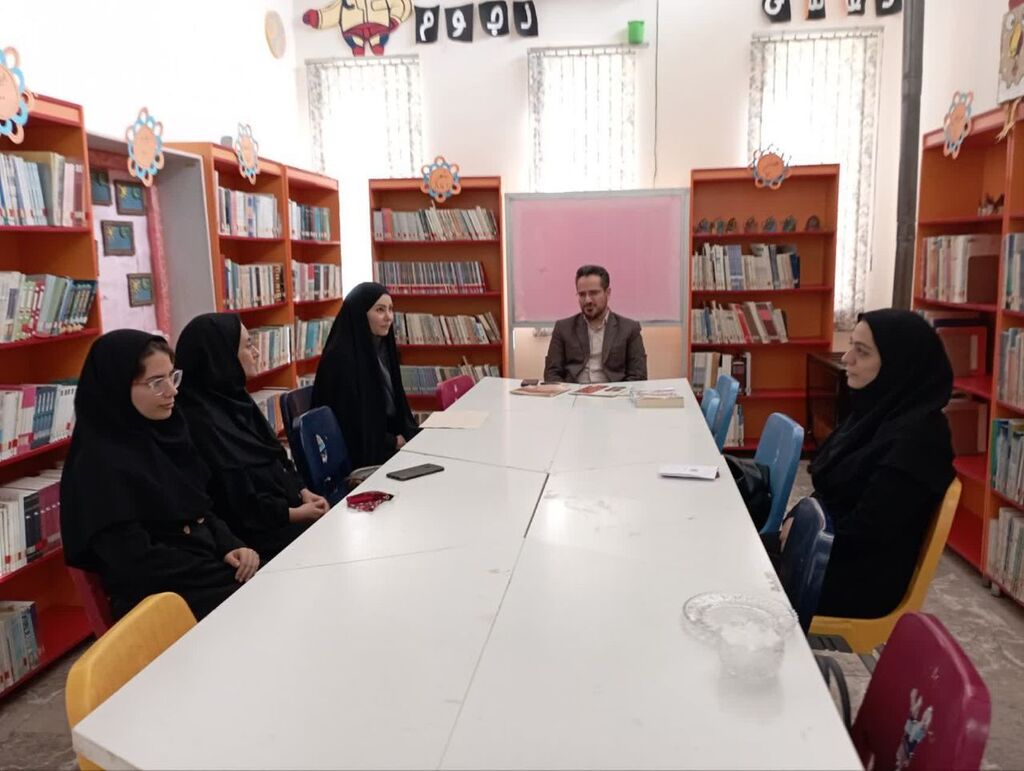 بازدید گیلانغرب کتاب " بیستروز، یکشهرستان " در گیلانغرب بستهشد