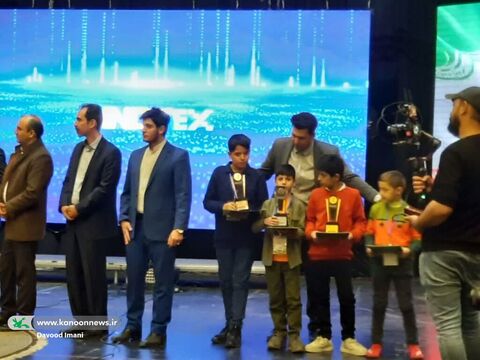 گزارش تصویری از آخرین روز غرفه کانون در نمایشگاه رینوفست در تبریز (جشنواره نوآوری و فن‌آوری دانش‌آموزی)