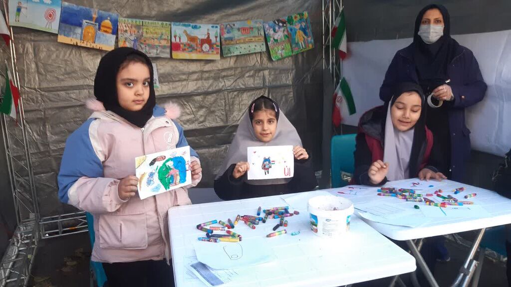 برپایی غرفه کانون البرز در مراسم استقبال از رییس جمهور در کرج