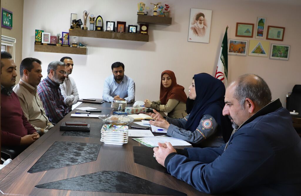 نشست برنامهریزی فعالیتهای حوزه ایثار و شهادت کانون استان قزوین برگزار شد نشست برنامهریزی فعالیتهای حوزه ایثار و شهادت کانون استان قزوین برگزار شد