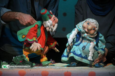 نمایش «هدیه کوچولو و یک فصل و دو روز» در مرکز تئاتر کانون