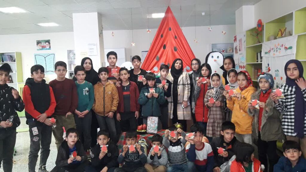 برگزاری جشن یلدا با هدف آشنایی کودکان و نوجوانان با آئین و آداب و رسوم گذشتگان