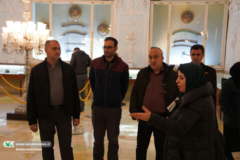 بازدید همکاران کانونی از کاخ گلستان