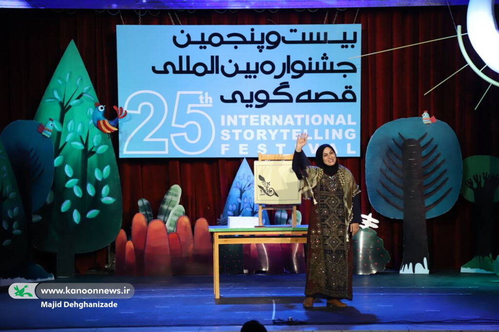 جایزه ویژه سردار سلیمانی در بیستوپنجمین جشنواره بینالمللی قصهگویی به قصهگوی آذربایجان شرقی رسید