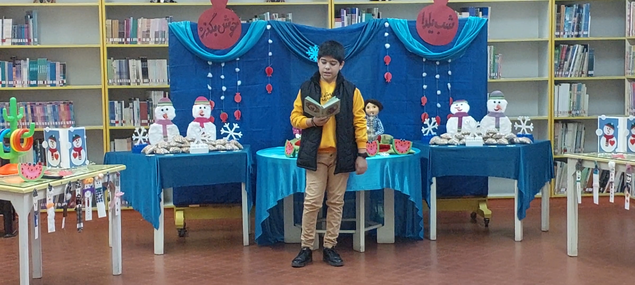 دورهمی یلدای ایرانی در مرکز شماره ۱۴