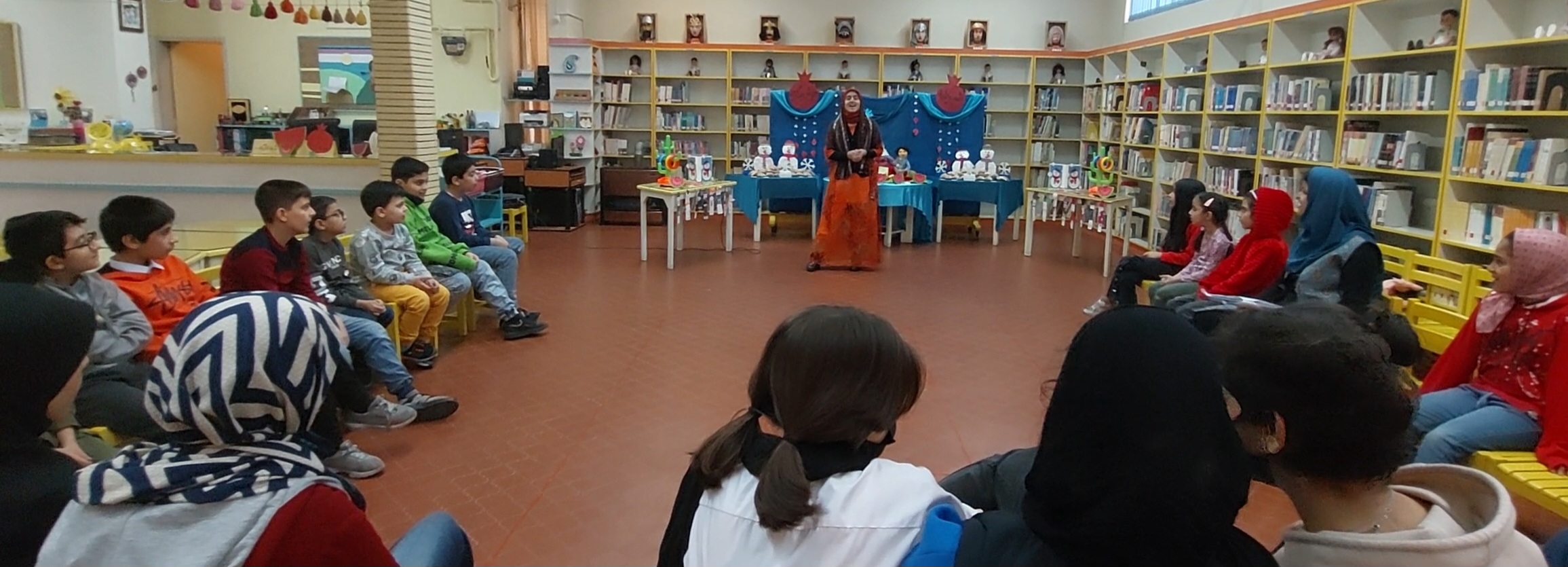 دورهمی یلدای ایرانی در مرکز شماره ۱۴