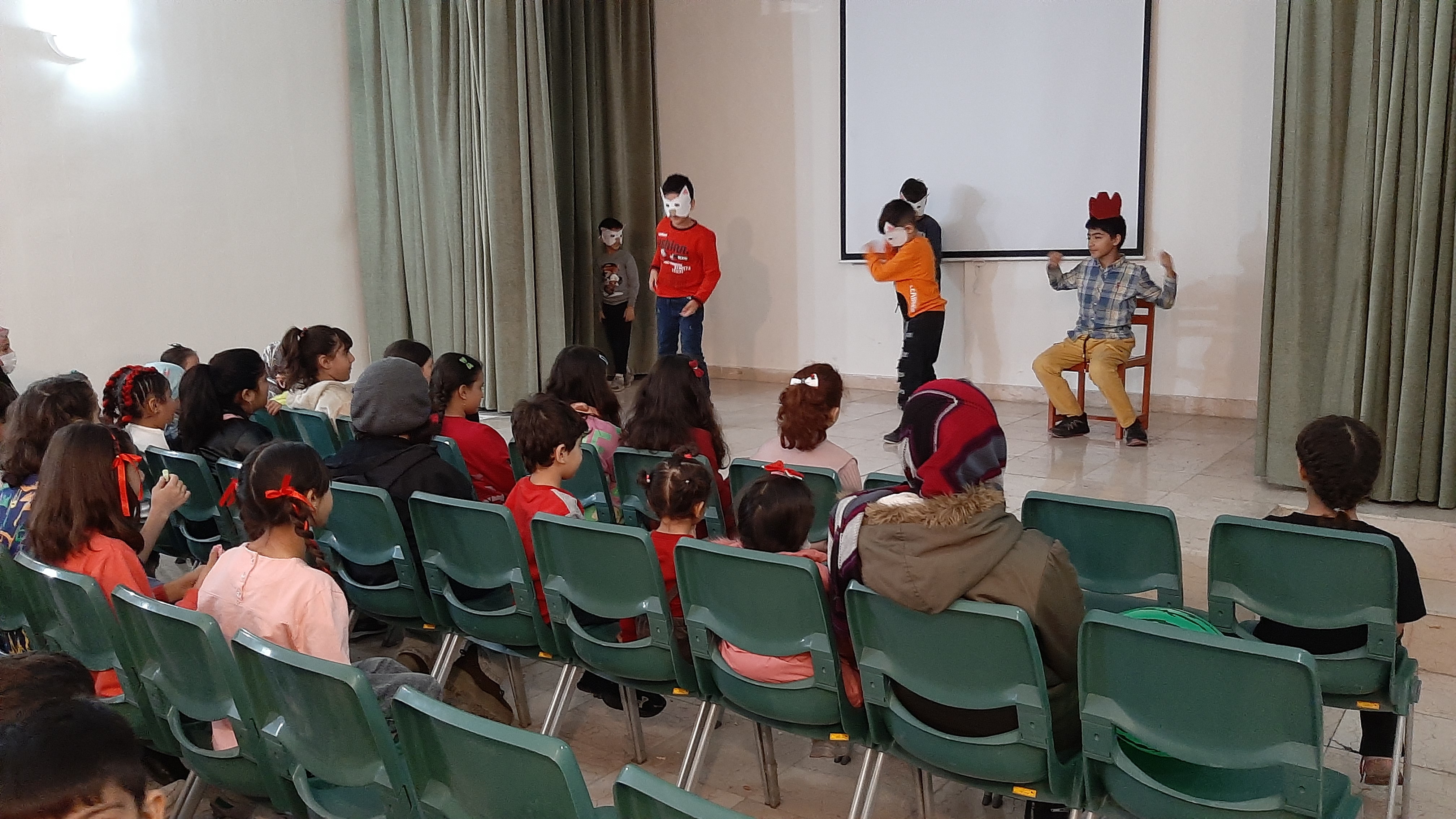 صد دانه یاقوت در مرکز بومهن