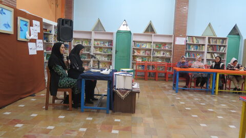 چند نما از برگزاری نشست ادبی «دوپنجره» در کانون استان قزوین