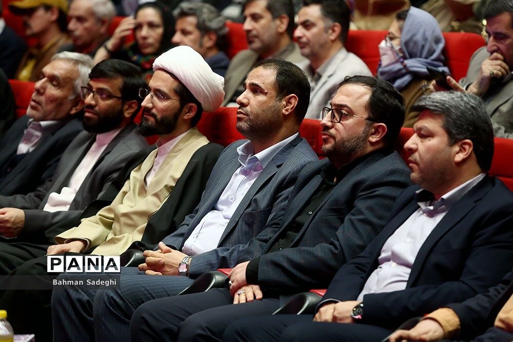 جایزه ویژه هیأت داوران به «بچه زرنگ» رسید/ «ده سالگی» تندیس زرین دریافت کرد