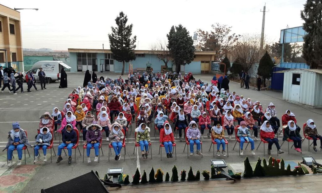 تماشاخانه سیار کانون میهمان کودکان استان البرز شد