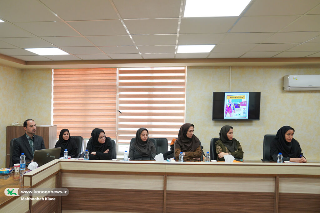 امروز جنگ روایتها مطرح است/ هرچقدر یک اثر را هنریتر ببینیم توجهمان به راوی بیشتر میشود