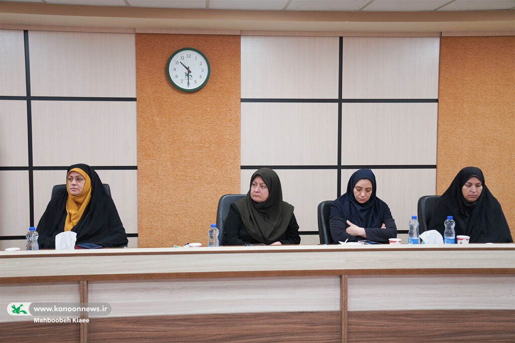 امروز جنگ روایتها مطرح است/ هرچقدر یک اثر را هنریتر ببینیم توجهمان به راوی بیشتر میشود