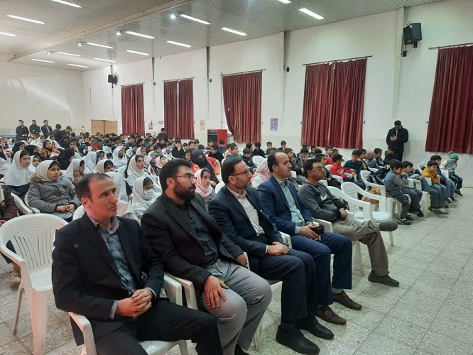 اجرای برنامه پیک امید کانون در شهرستان بوئین ومیاندشت