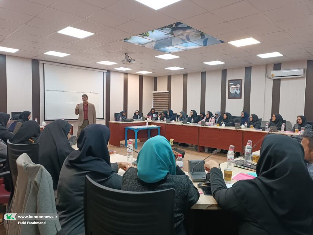 نشست بصیرتی جهاد تبیین با موضوع تربیت پاک در کانون سیستان و بلوچستان برگزار شد