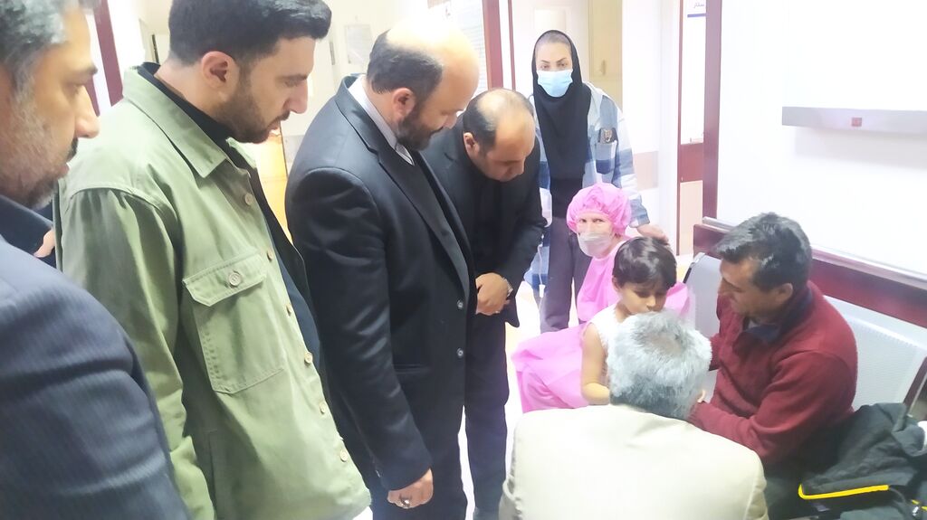 عیادت از کودکان صدمهدیده در حادثه گلزار شهدای کرمان