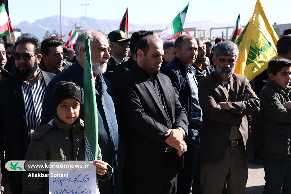 شهدای کودک و نوجوان حادثه بمبگذاری کرمان تشییع شدند