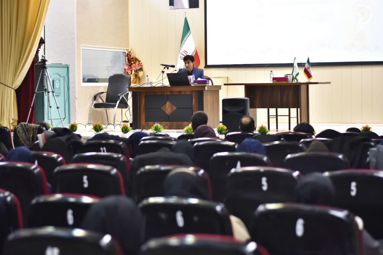 پنلهای تخصصی «قصهگویی و آینده» و «قصههای قرآنی» برگزار شد