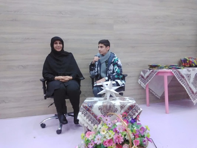 برگزاری عصر شعر نوجوانان به مناسبت ولادت باسعادت حضرت زهرا ( س ) ، روز زن و هفته بزرگداشت مقام و منزلت مادر