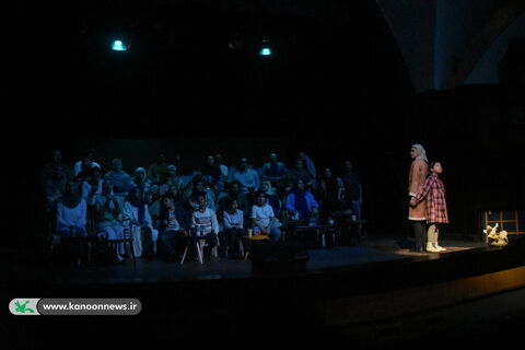 اجرای سرود نمایشِ «عطر آدم» در سینما تئاتر کانون