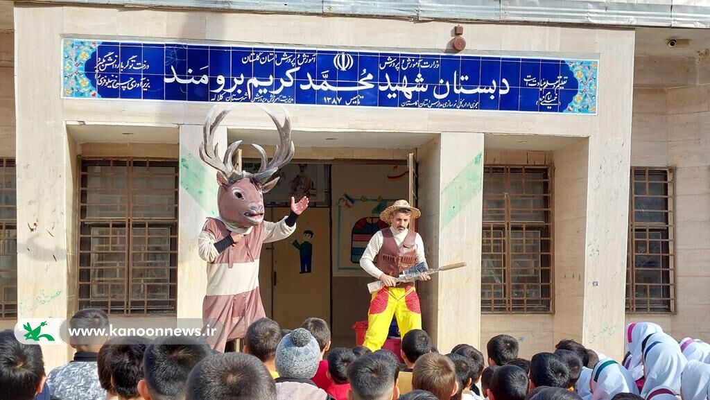 کامیونت نمایش سیار کانون گلستان در خدمت کودکان مناطق کمترتوسعه یافته