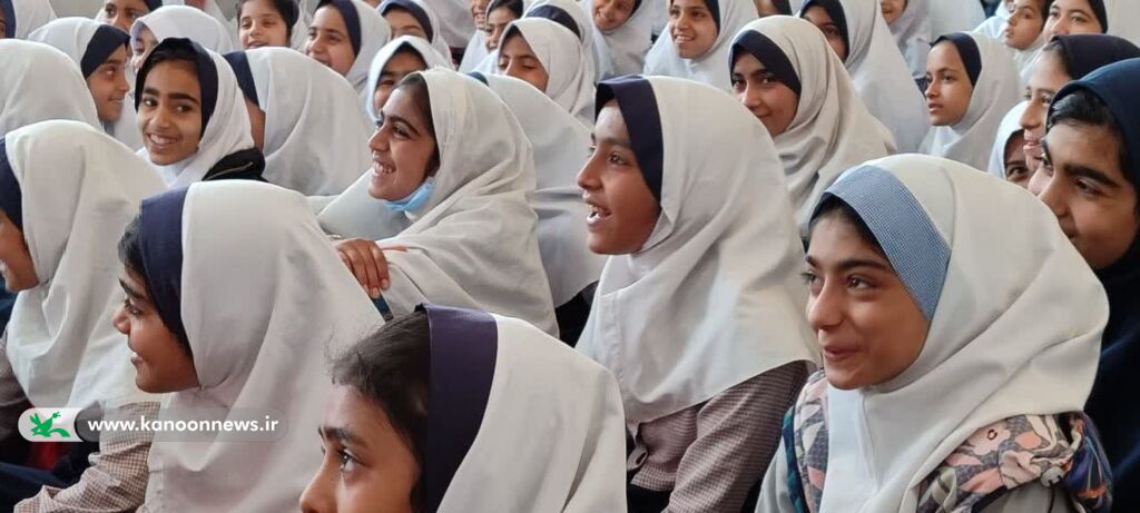 حضور پیک امید کانون استان یزد در روستای خویدک