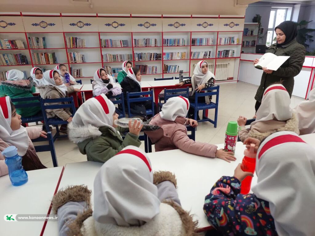 تبریک روز مادر با اجرای برنامههای مختلف اعضا