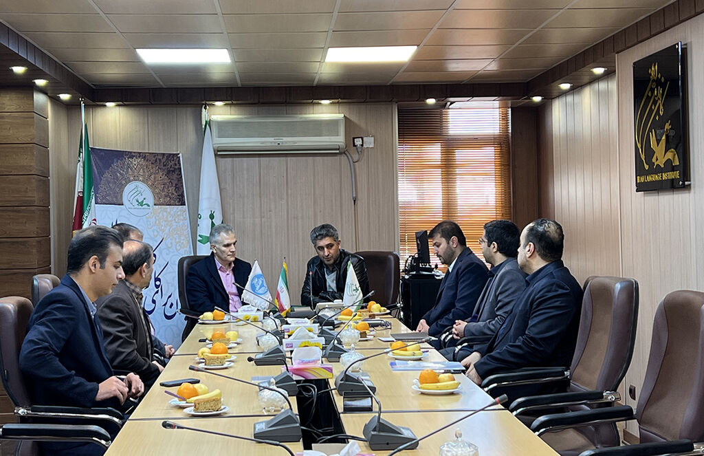 تفاهمنامه همکاری بین کانون زبان و دانشکده تجارت و مالیه دانشگاه تهران امضا شد