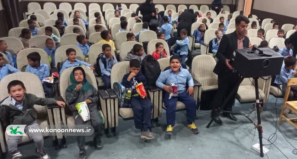 اکران سیار انیمیشن سینمایی «بچهزرنگ» در کرمان
