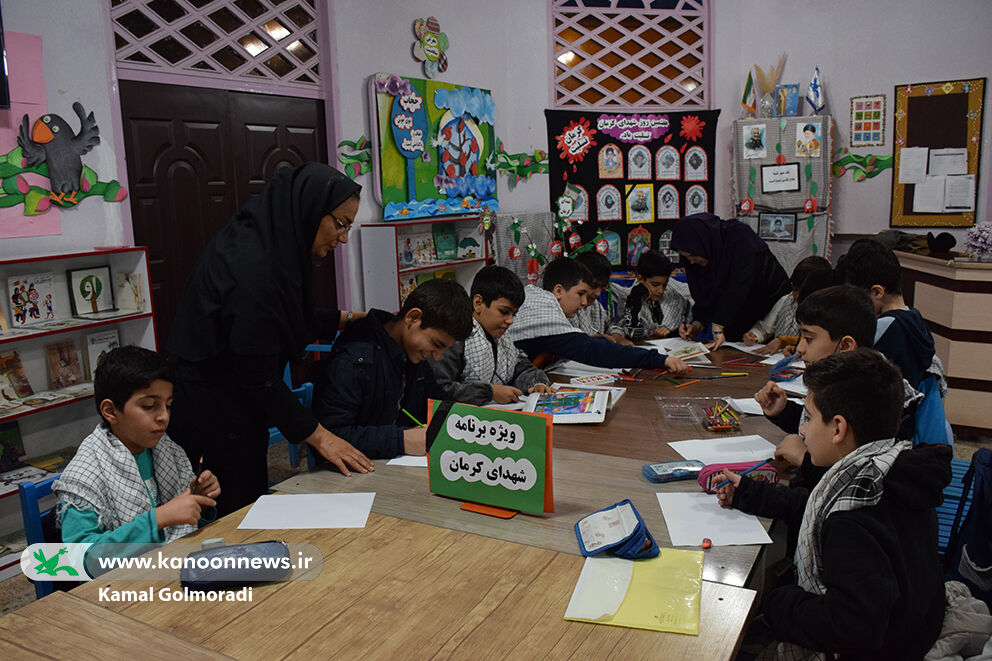 اعضای کانون لرستان به شهدای کرمان ادای احترام کردند