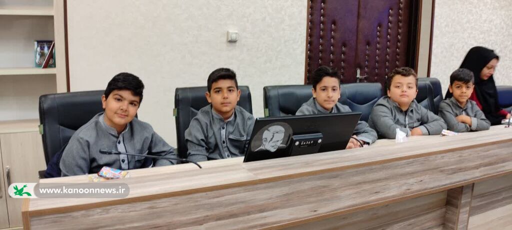 برگزیدگان مسابقه نشریهنگاری کانون پرورش فکری کودکان و نوجوانان ابرکوه تجلیل شدند