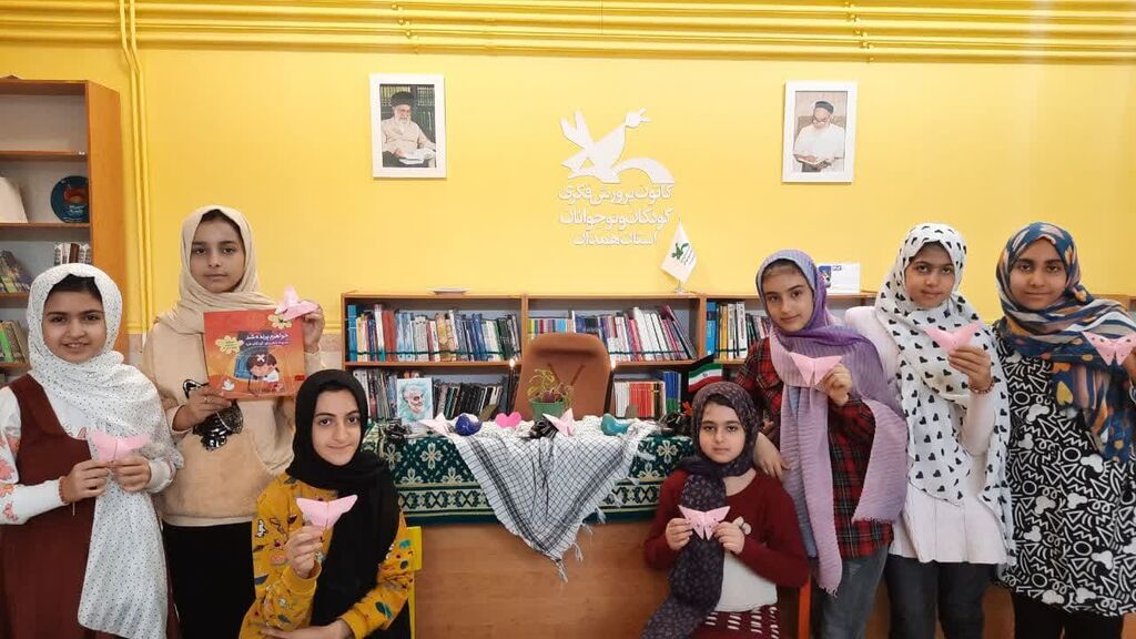 برگزاری برنامه شمع‌خانه 24 غنچه پرپرشده در مراکز فرهنگی- هنری همدان