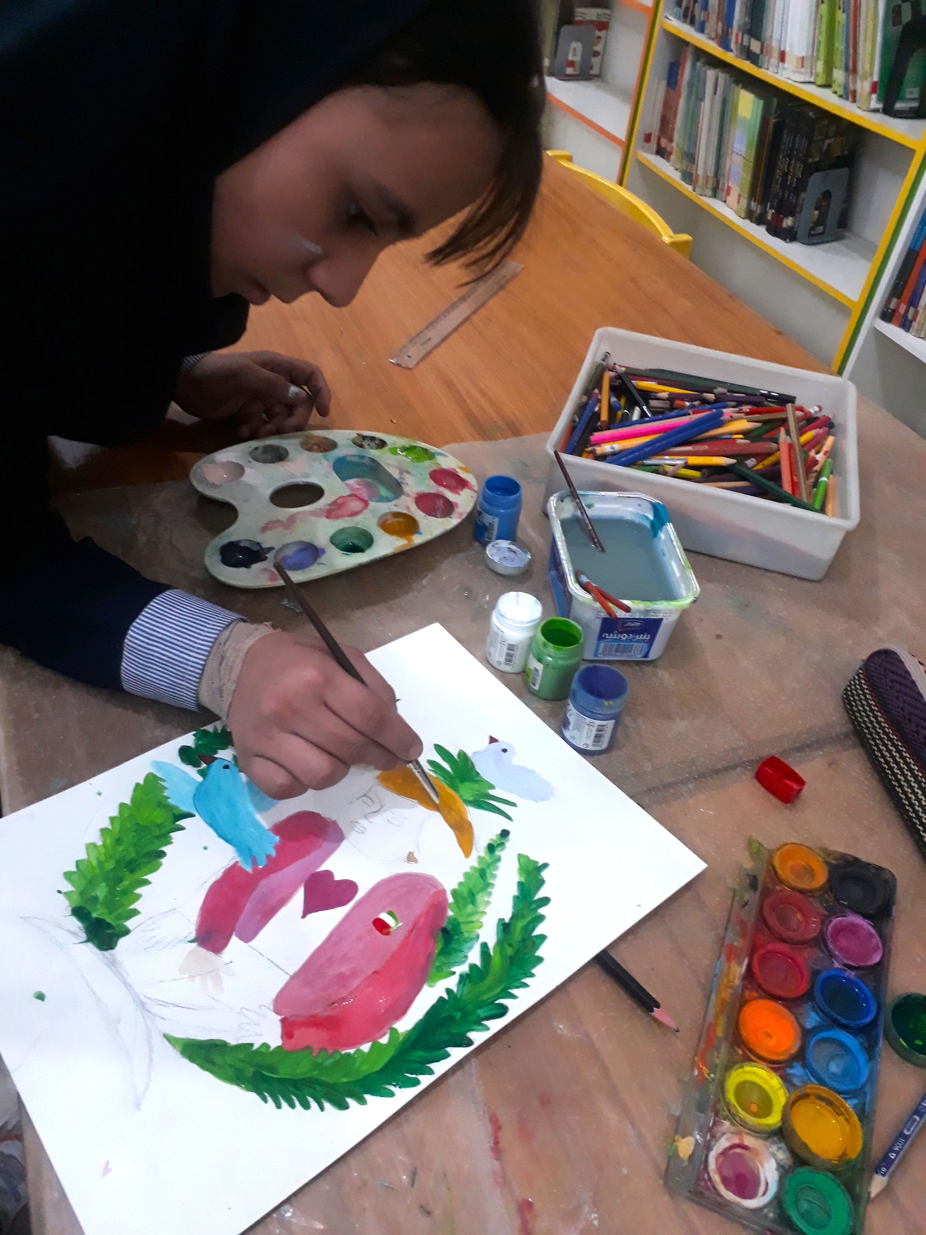 آمد از عرش خبر، دخترک گمشده ای
بین آغوش عمو قاسم خود پیداشد