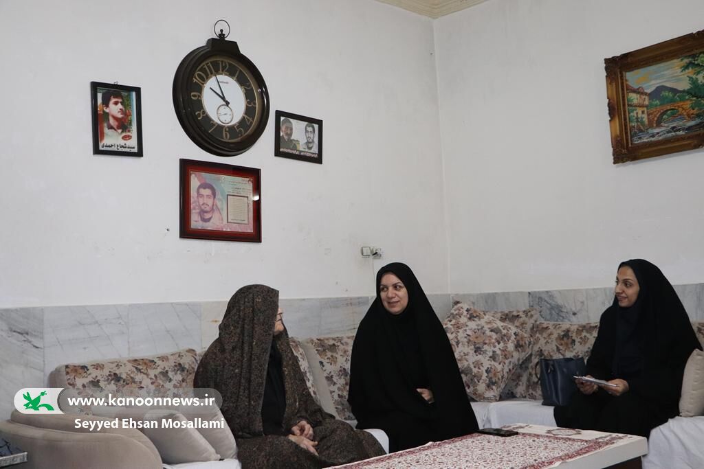 سرپرست کانون استان گلستان با مادران گرانقدر شهدا دیدار کرد