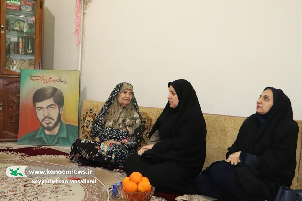 سرپرست کانون استان گلستان با مادران گرانقدر شهدا دیدار کرد