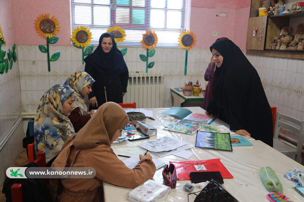 دیدار مدیرکل کانون یزد با فرزند تنها شهید یزدی حادثه تروریستی در کرمان