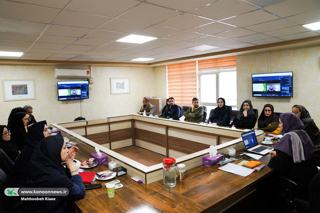 به داستانها برچسب نزنید/ هرجریانی در اوج خود به ضد خود نزدیک میشود