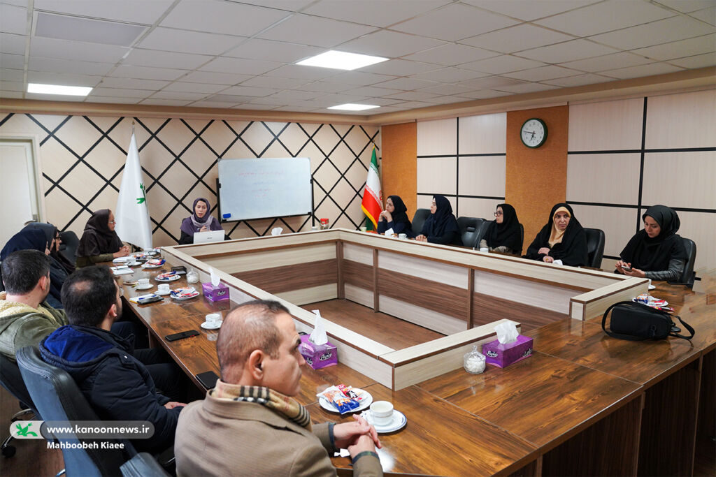 دومین نشست فصلی کمیته بررسی و انتخاب کتاب کانون به داستانها برچسب نزنید/ هرجریانی در اوج خود به ضد خود نزدیک میشود