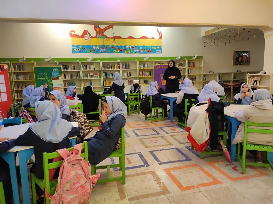 قهرمان خود را گرامی داشتند.