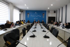 نشست صمیمانه مدیرکل آموزش و پرورش با مشاوران نوجوان مدیرکل کانون استان مرکزی