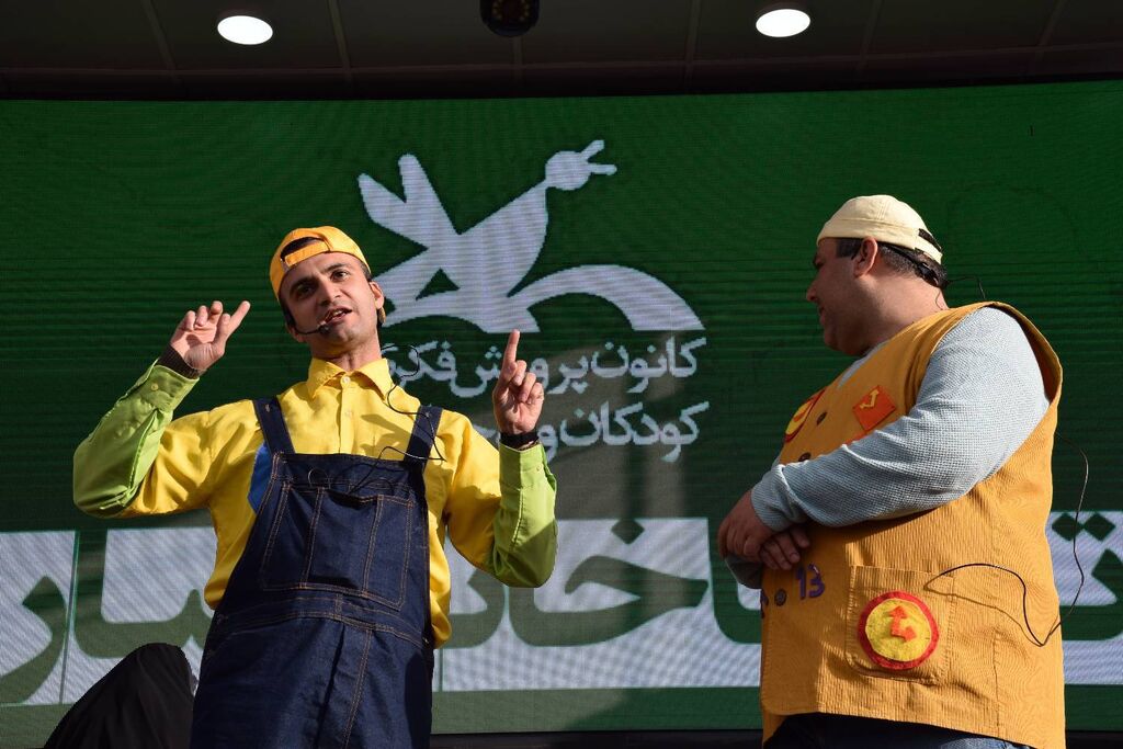 اجرای نمایش «بچه زرنگ» در مدرسهی امام صادق(ع) اسلامشهر