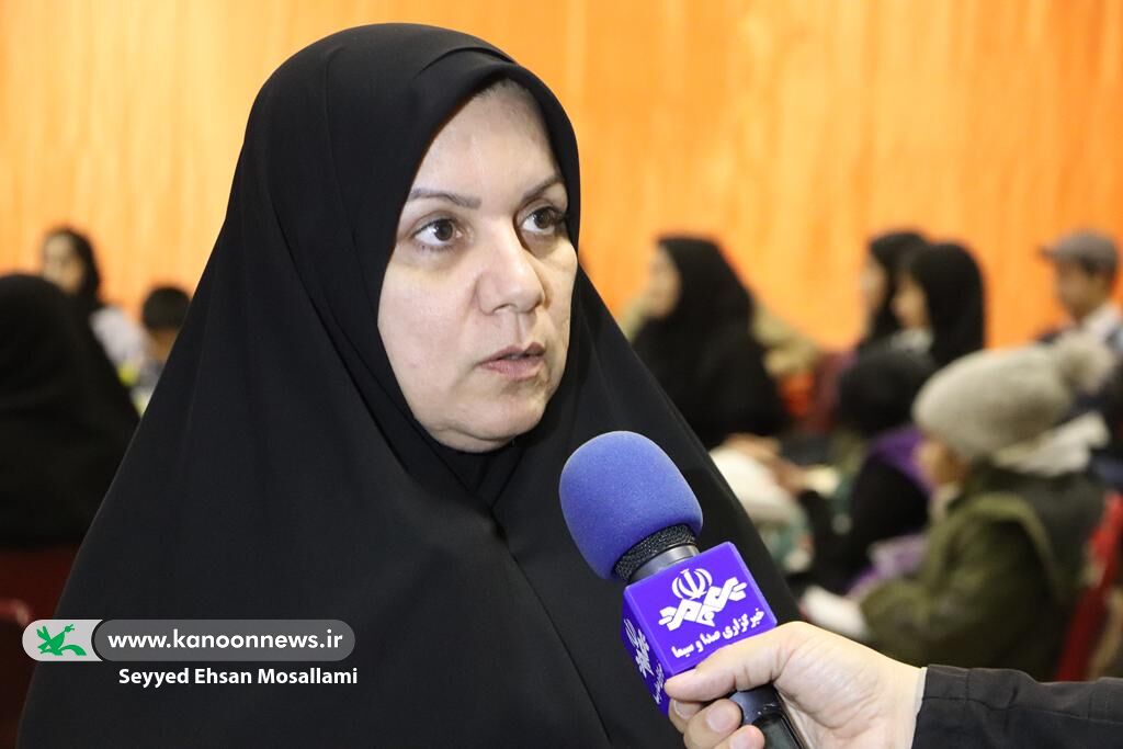 نشست ادبی دو پنجره با موضوع نقد کتاب " دلتنگیهای یک آپارتمان"