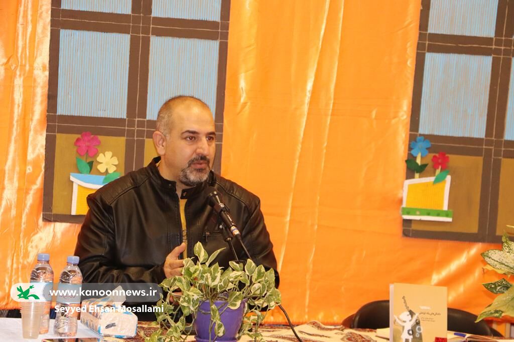 نشست ادبی دو پنجره با موضوع نقد کتاب " دلتنگیهای یک آپارتمان"