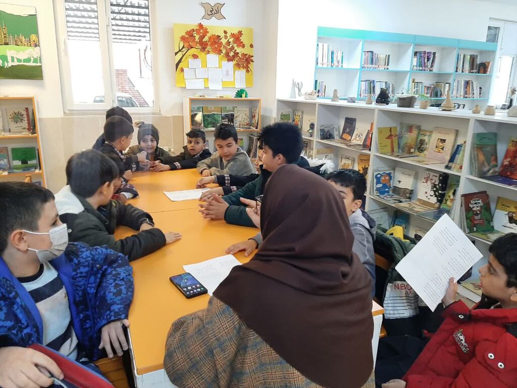 اعضای مراکز کانون البرز برای حضور در جشنوارهی سرود آماده میشوند