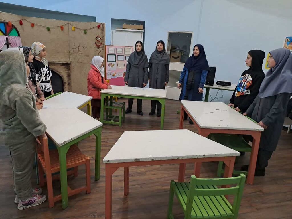 اعضای مراکز کانون البرز برای حضور در جشنوارهی سرود آماده میشوند