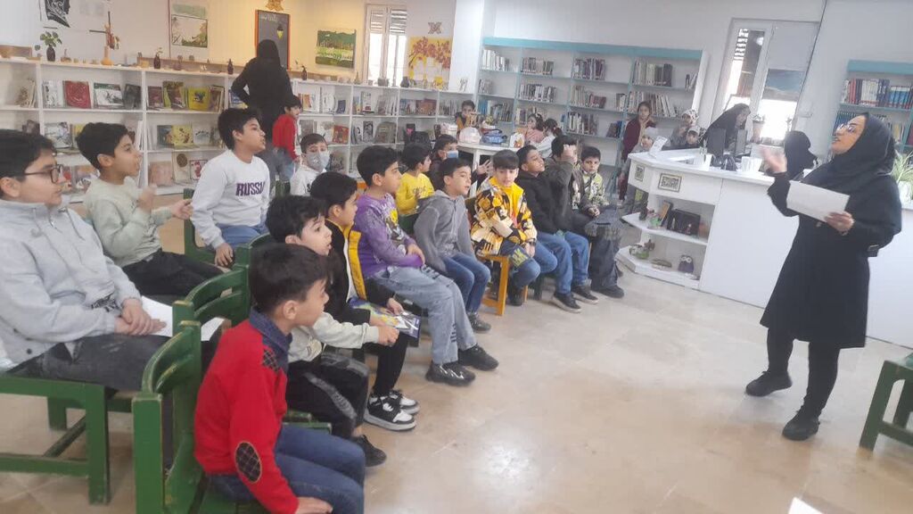 اعضای مراکز کانون البرز برای حضور در جشنوارهی سرود آماده میشوند