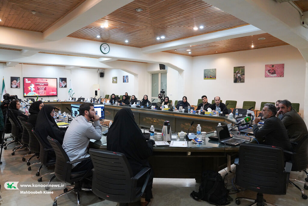 نامور مطلق: ادبیات بخش مهمی از هویت و خاطره جمعی ماست/ عباسی: روایت درست از آثار کلاسیک ایرانی منجر به خلاقیت میشود/ یزدی: بازیها میتوانند در برندسازی ملی عملکرد خوبی داشته باشند