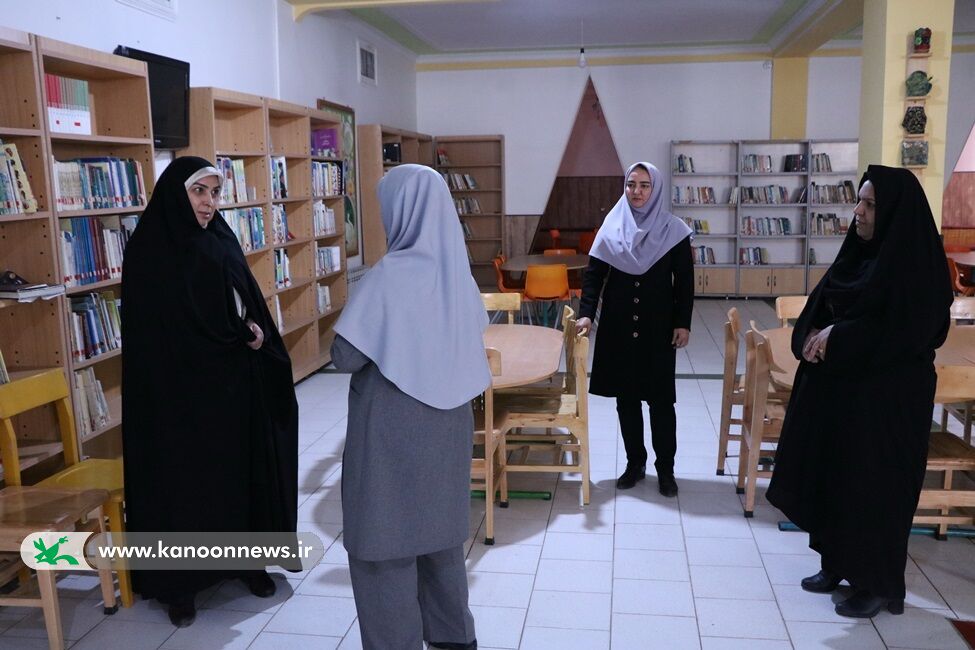 مدیرکل آفرینشهای فرهنگی کانون از چهار مرکز کانون کرمان بازدید کرد
