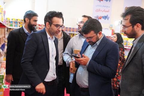 نمایشگاه و بازار فروشِ هشتمین جشنواره ملی اسباب‌بازی کانون۵