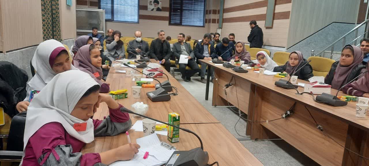 اولین جلسه "پارلمان کودک" شهر شهباز در صحن علنی شورای اسلامی برگزار شد