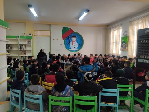 حضور دانش آموزان مدرسه ی امید پسران در مرکز شهریار  (1).jpg